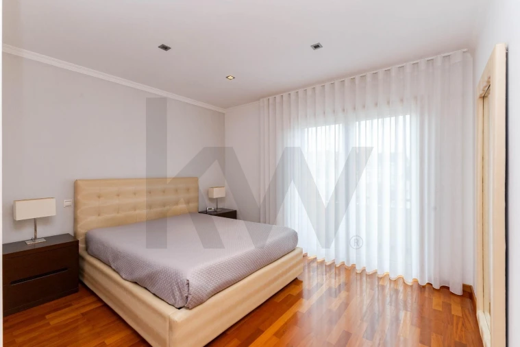 Moradia T4 para Venda em Argoncilhe Foto 18