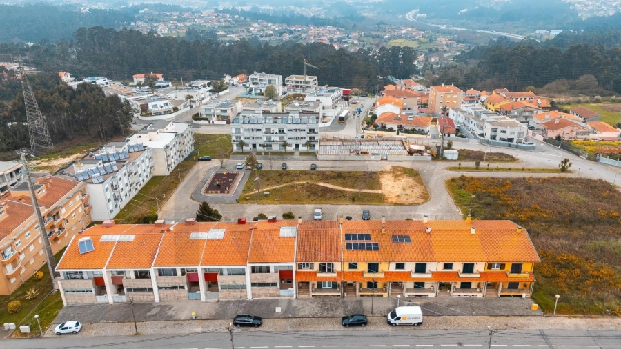 Moradia T4 para Venda em Argoncilhe Foto 31