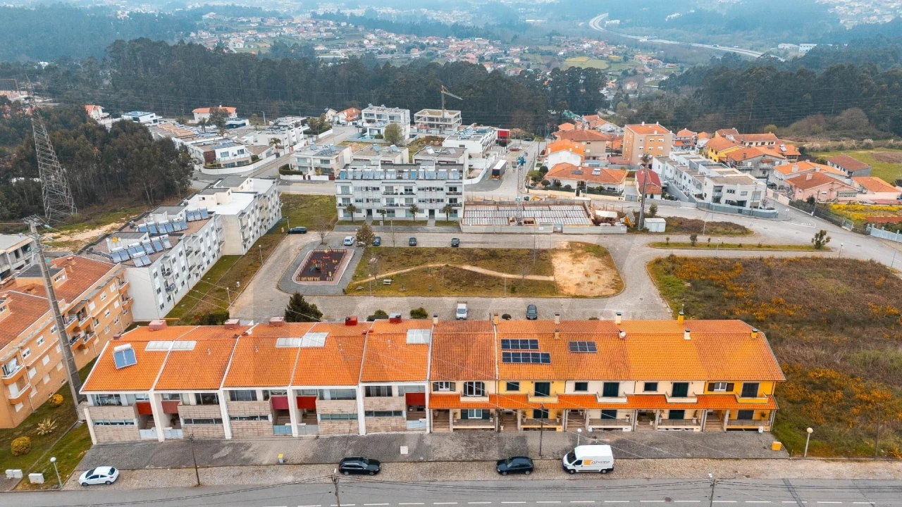 Moradia T4 para Venda em Argoncilhe Foto 31