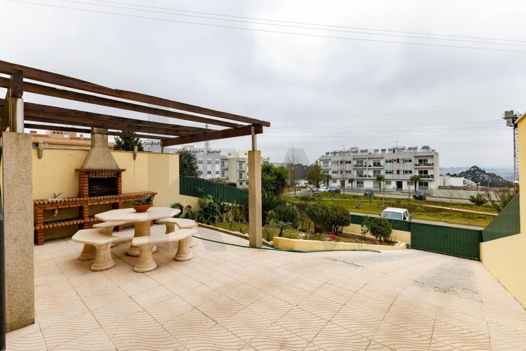 Moradia T4 para Venda em Argoncilhe Foto 27