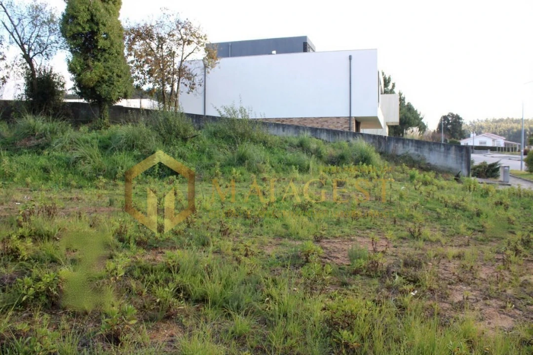 Terreno para Venda em Pedroso e Seixezelo Foto 1