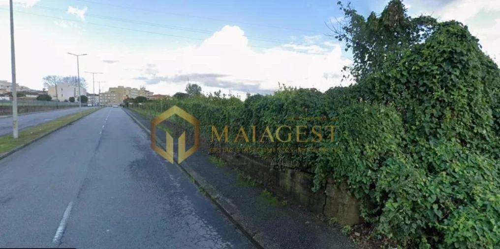 Terreno para Venda em Cidade da Maia Foto 3