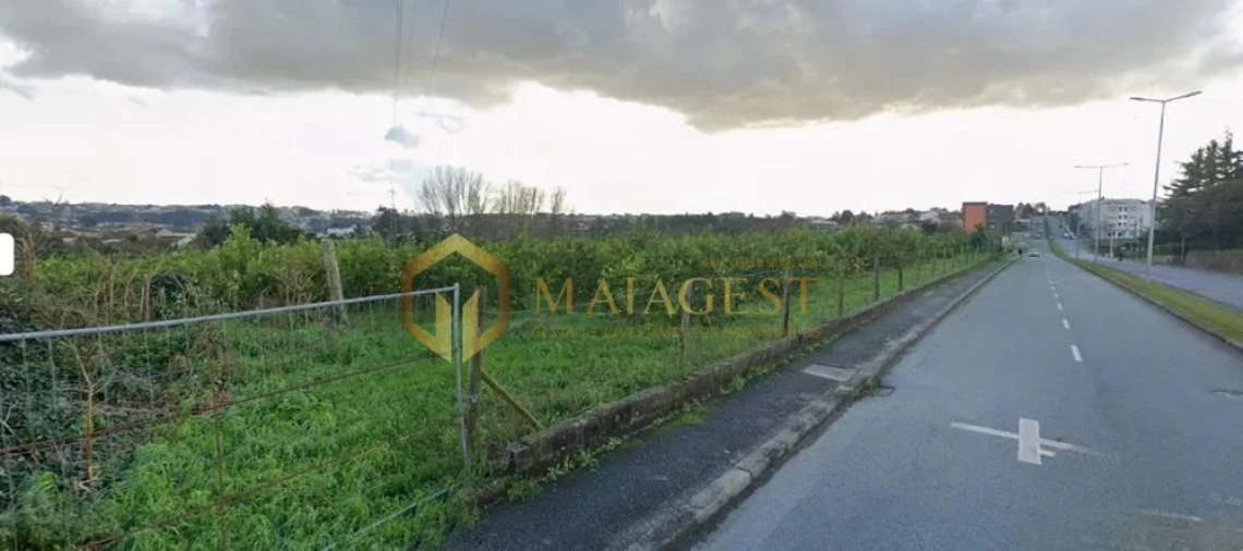 Terreno para Venda em Cidade da Maia Foto 4