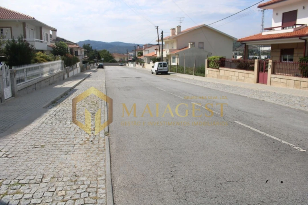 Terreno para Venda em Infias Foto 2