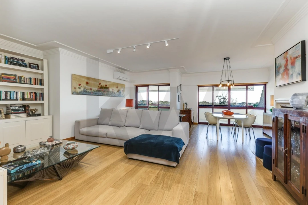 Apartamento T2 para Venda em Queluz e Belas Foto 1