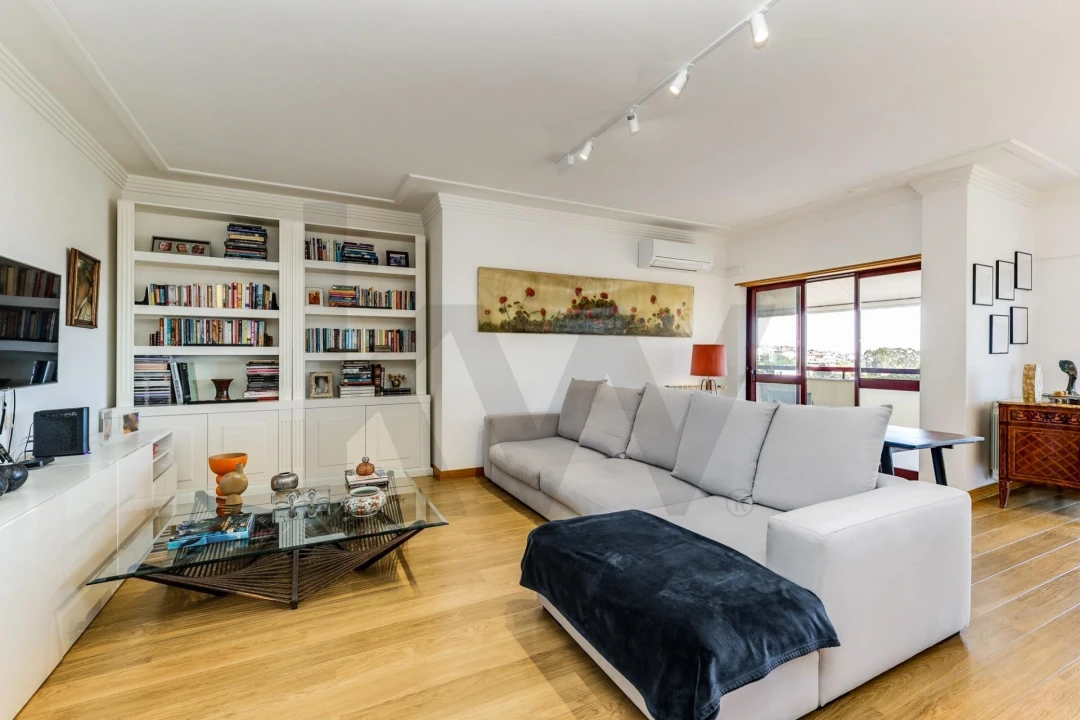 Apartamento T2 para Venda em Queluz e Belas Foto 2