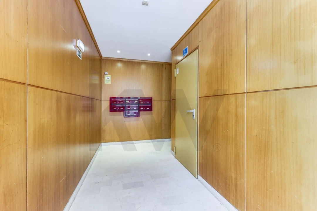 Apartamento T2 para Venda em Queluz e Belas Foto 31