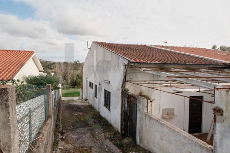 Moradia T2 para Venda em Barcouço Foto 30