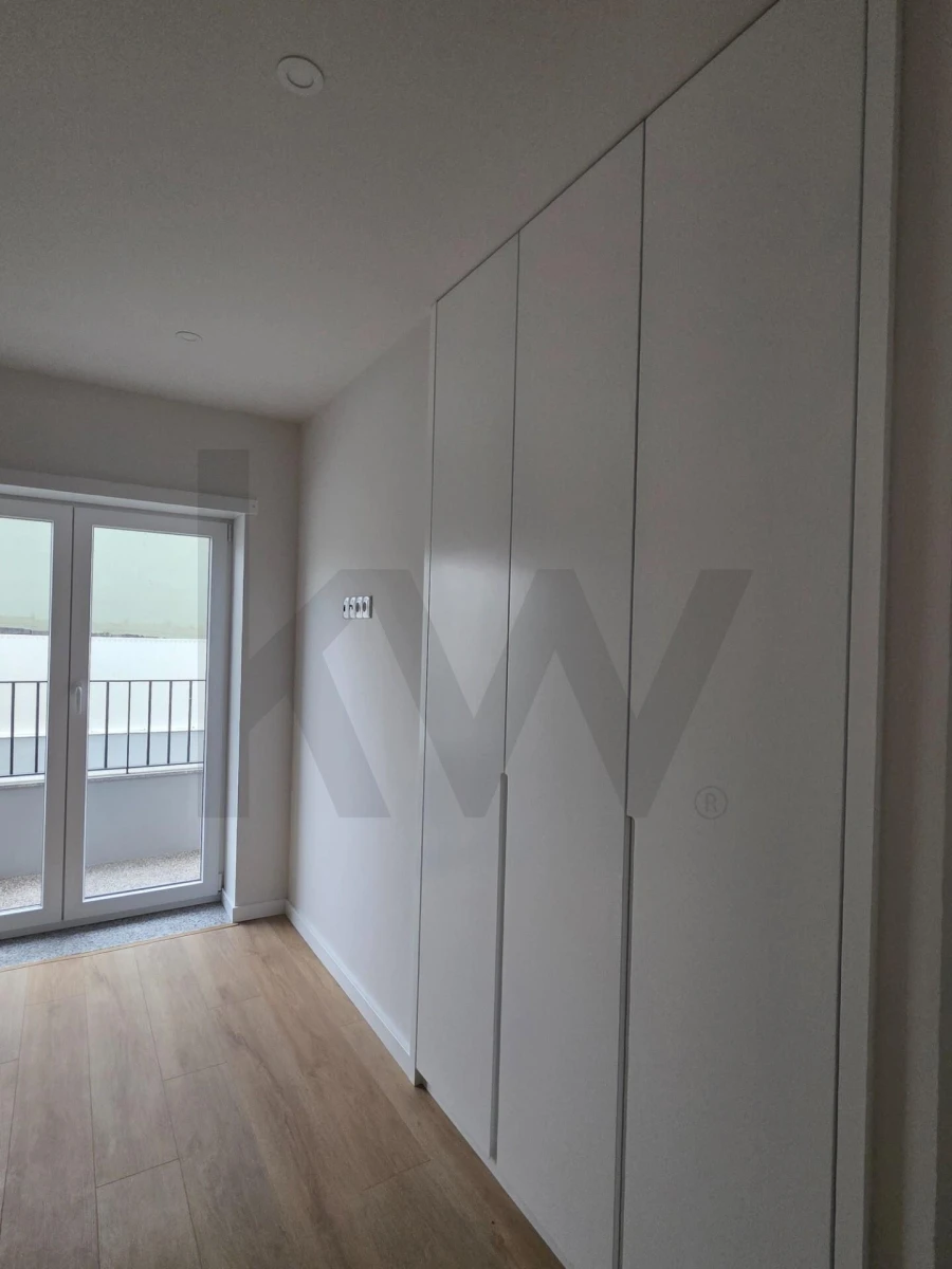 Apartamento T1 para Arrendamento em Paranhos Foto 12