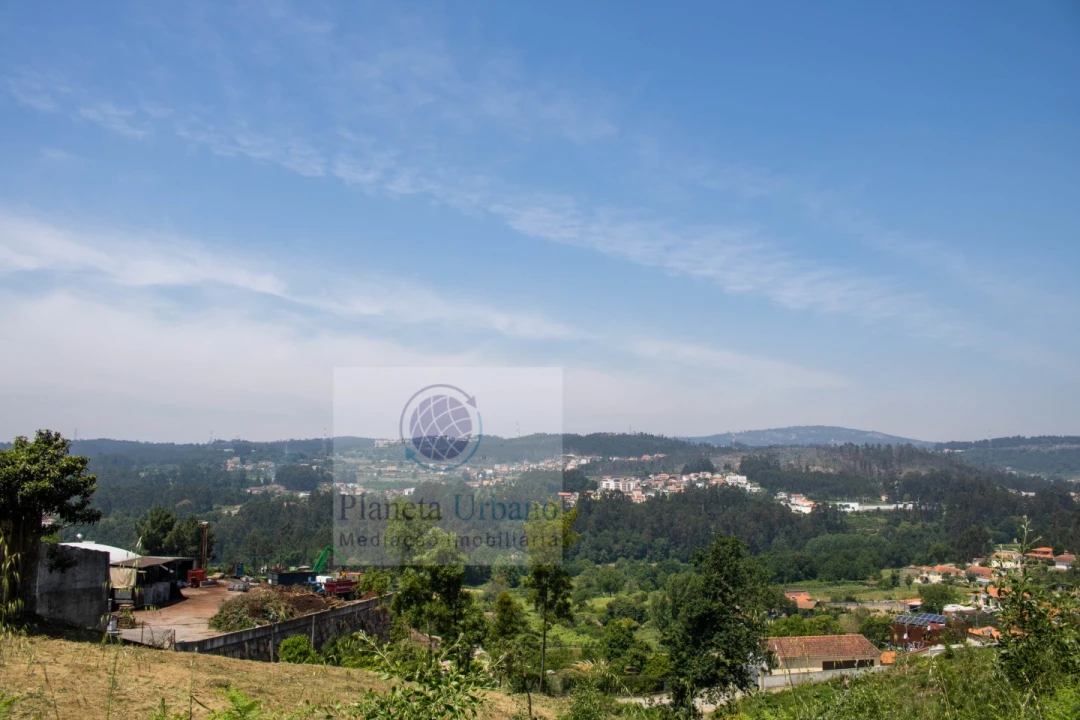 Terreno para Venda em Paço de Sousa Foto 4