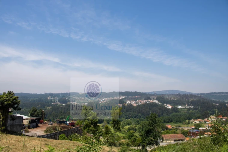 Terreno para Venda em Paço de Sousa Foto 4