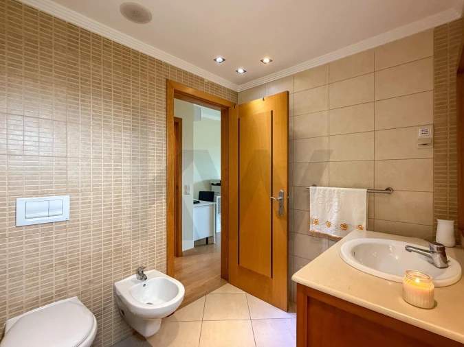 Apartamento T2 para Venda em Pechão Foto 15