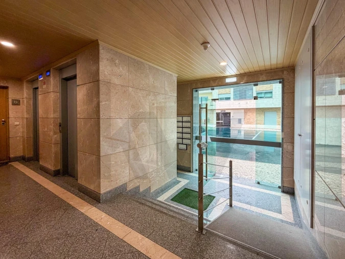 Apartamento T2 para Venda em Pechão Foto 29