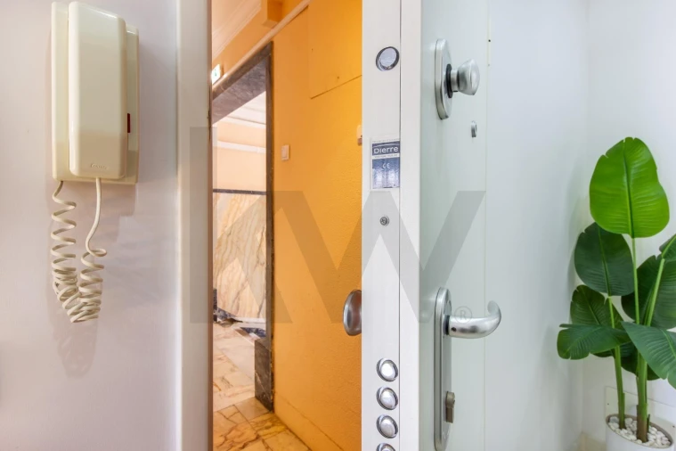 Apartamento T3 para Venda em Almada, Cova da Piedade, Pragal e Cacilhas Foto 24