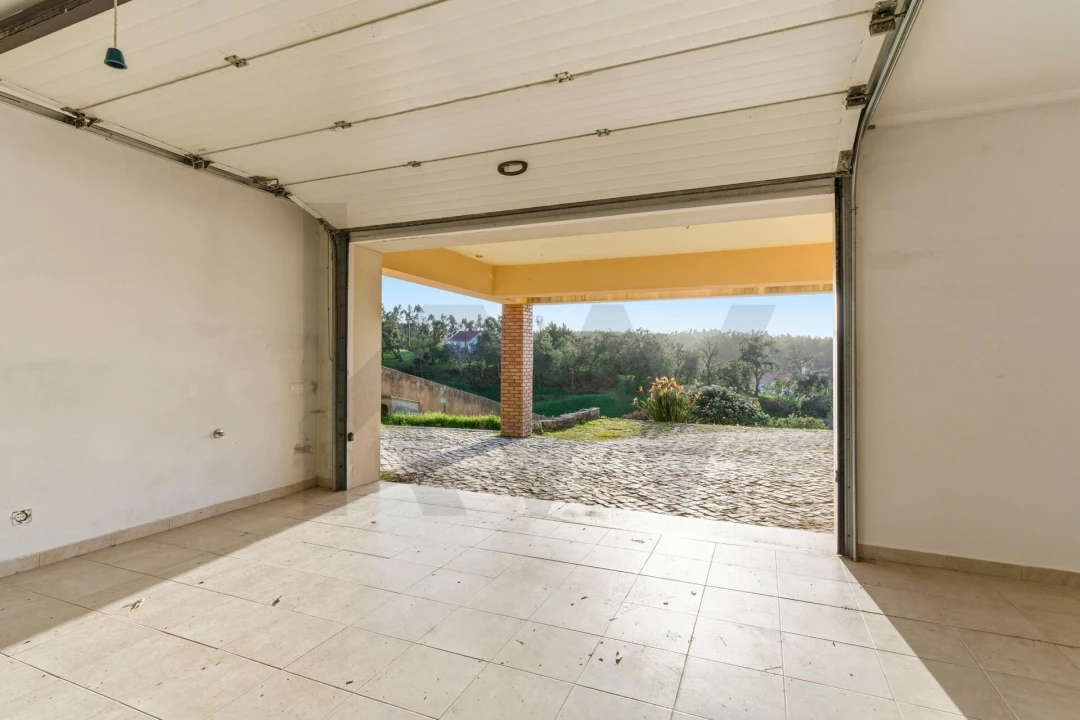 Moradia T5 para Venda em Salir de Matos Foto 77