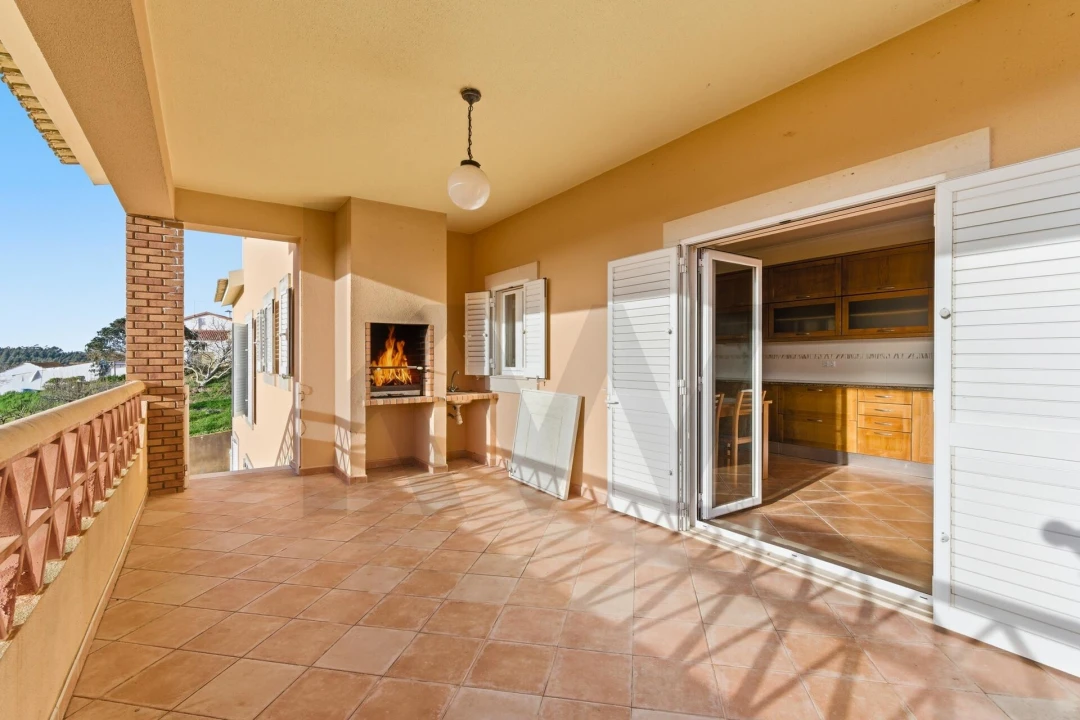 Moradia T5 para Venda em Salir de Matos Foto 43