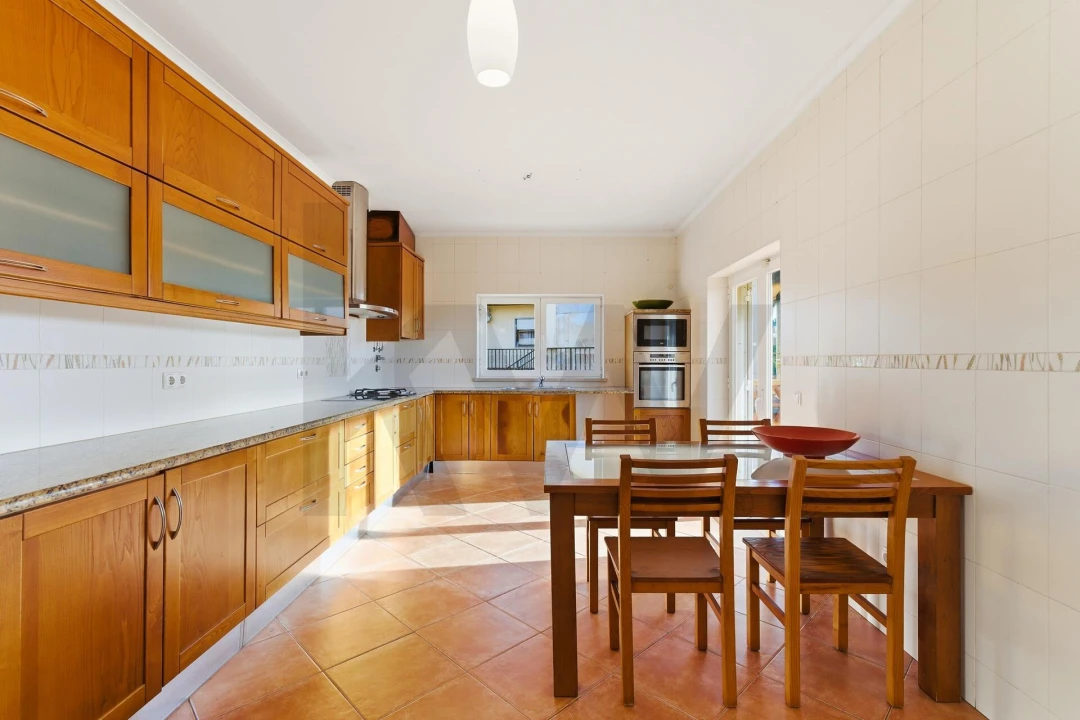 Moradia T5 para Venda em Salir de Matos Foto 37