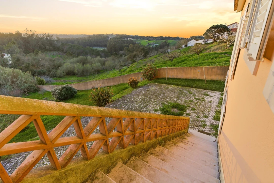 Moradia T5 para Venda em Salir de Matos Foto 28