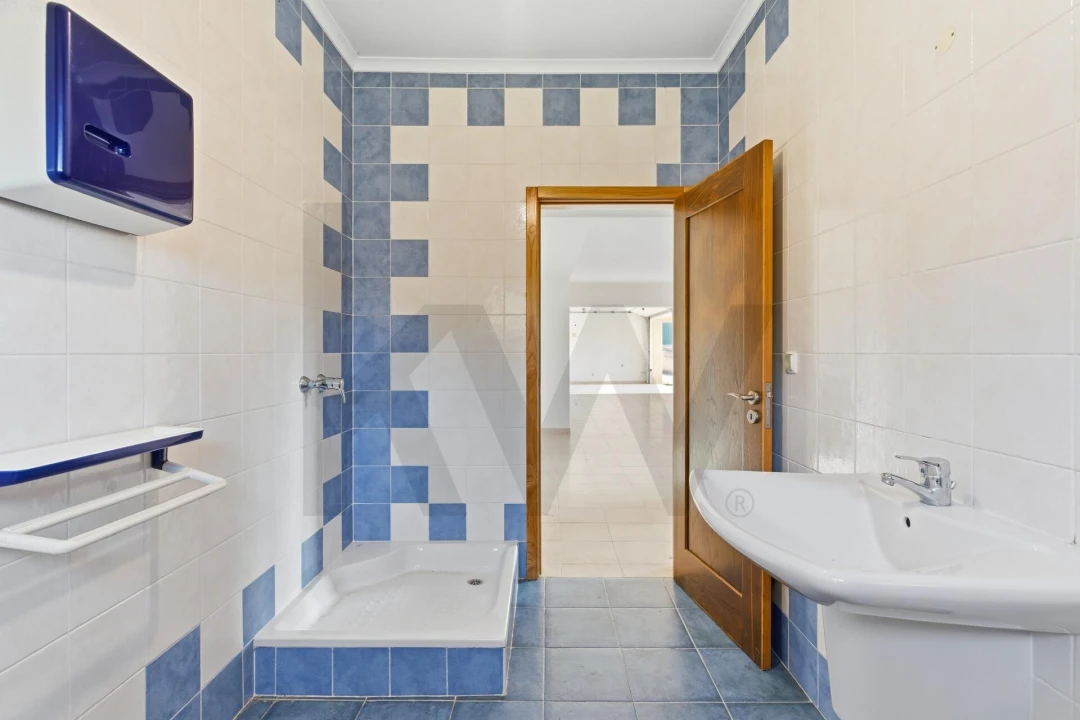 Moradia T5 para Venda em Salir de Matos Foto 87