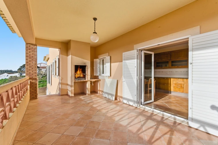 Moradia T5 para Venda em Salir de Matos Foto 43