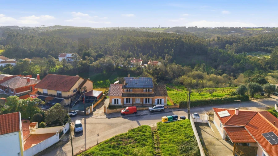 Moradia T5 para Venda em Salir de Matos Foto 8