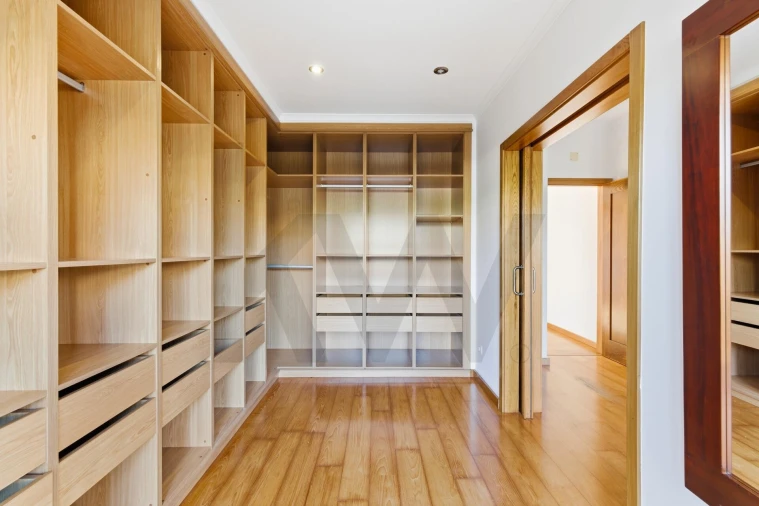 Moradia T5 para Venda em Salir de Matos Foto 57