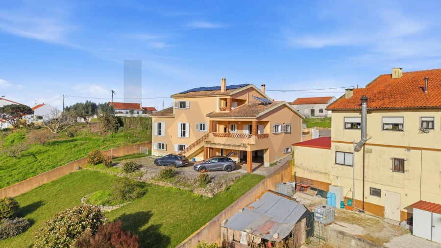 Moradia T5 para Venda em Salir de Matos Foto 3