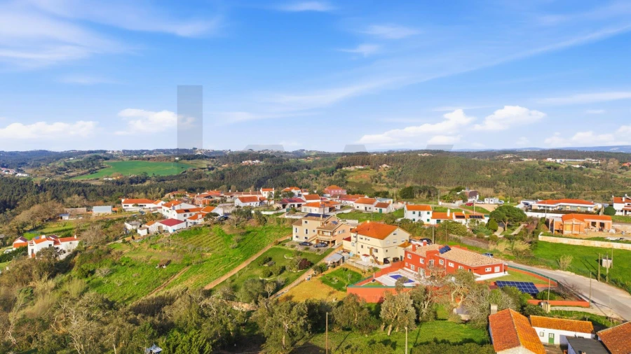 Moradia T5 para Venda em Salir de Matos Foto 5