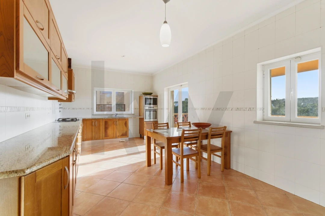 Moradia T5 para Venda em Salir de Matos Foto 36