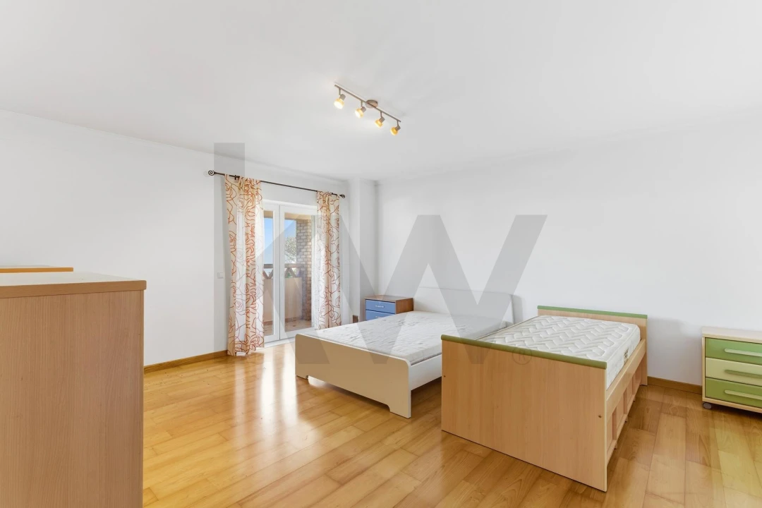 Moradia T5 para Venda em Salir de Matos Foto 64