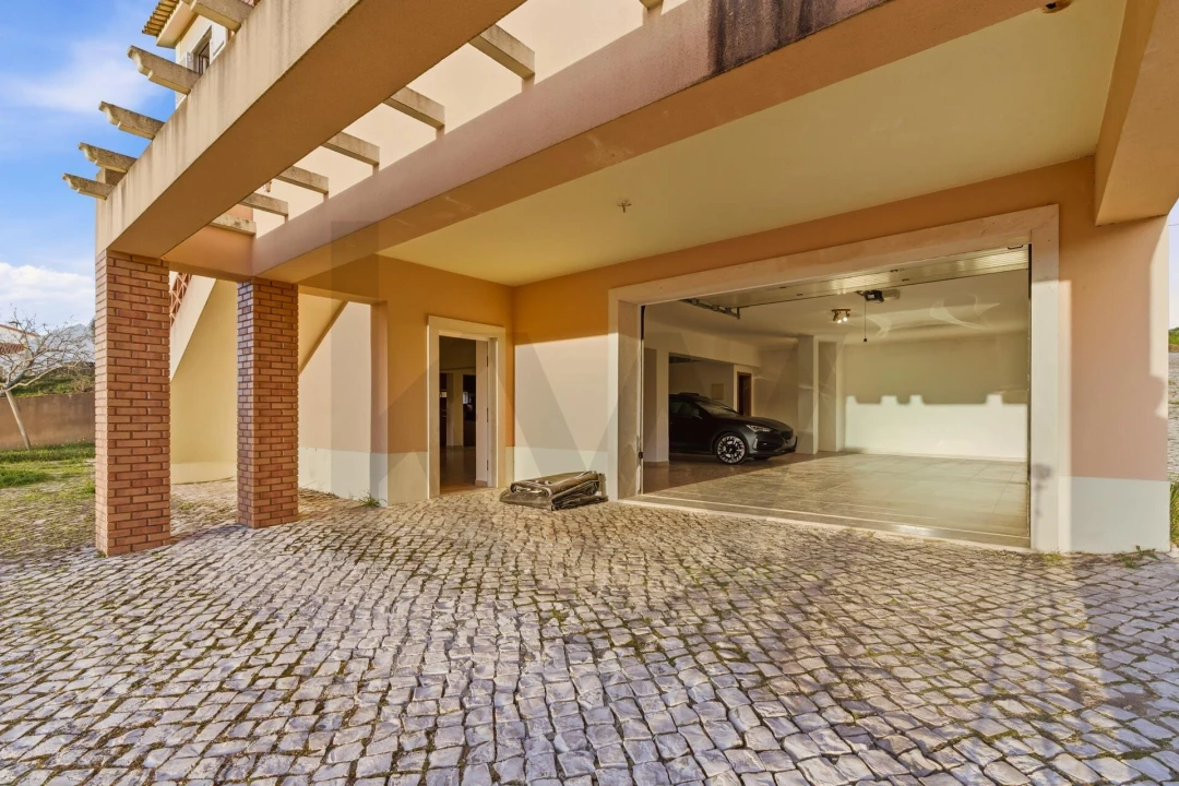 Moradia T5 para Venda em Salir de Matos Foto 76