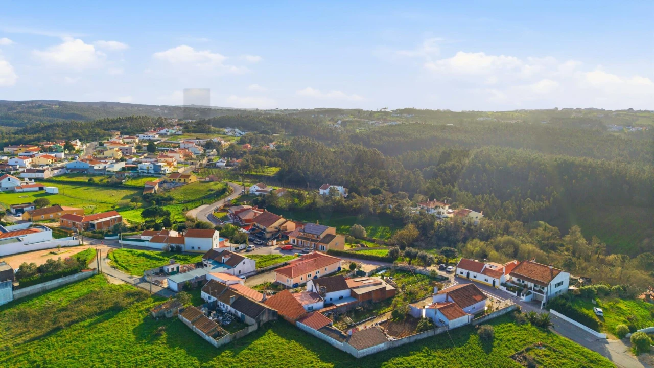 Moradia T5 para Venda em Salir de Matos Foto 13