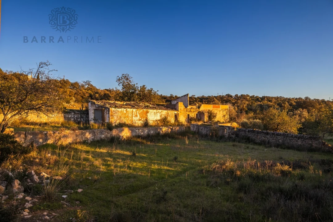 Terreno para Venda em Santa Barbara de Nexe Foto 2