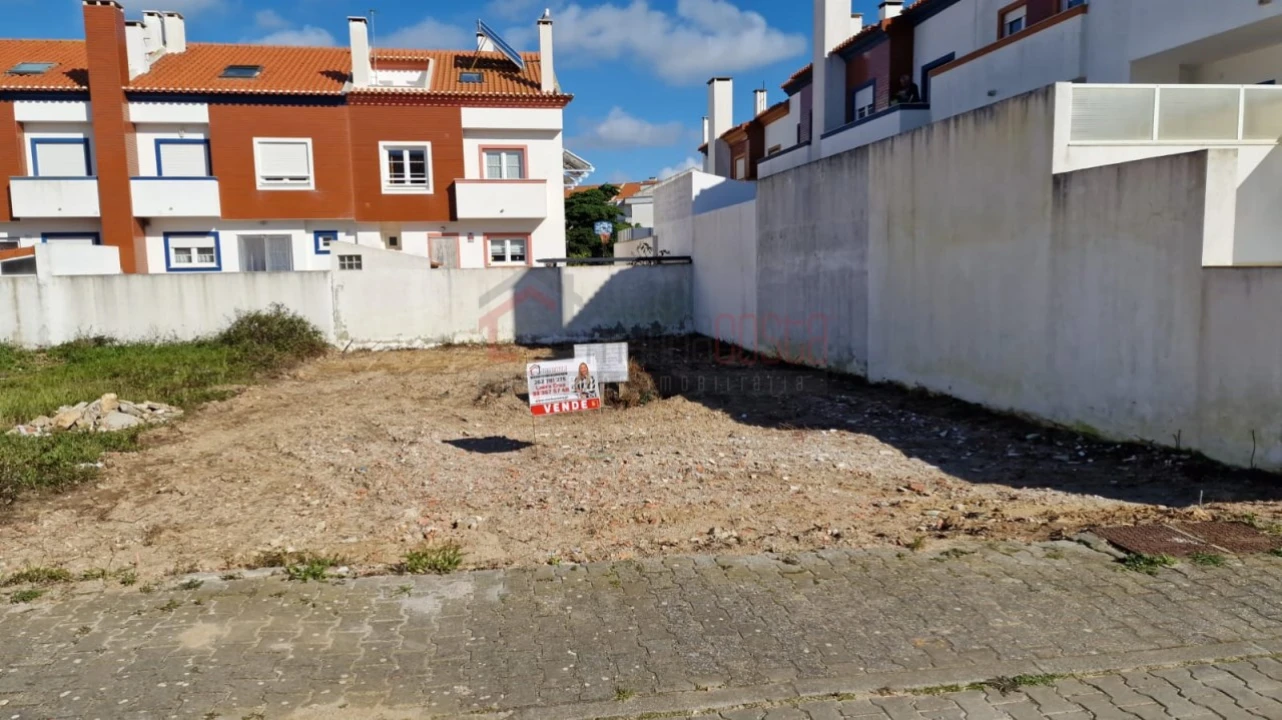 Terreno para Venda em Peniche Foto 2