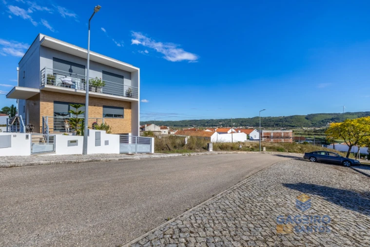 Terreno para Venda em Famalicão Foto 3