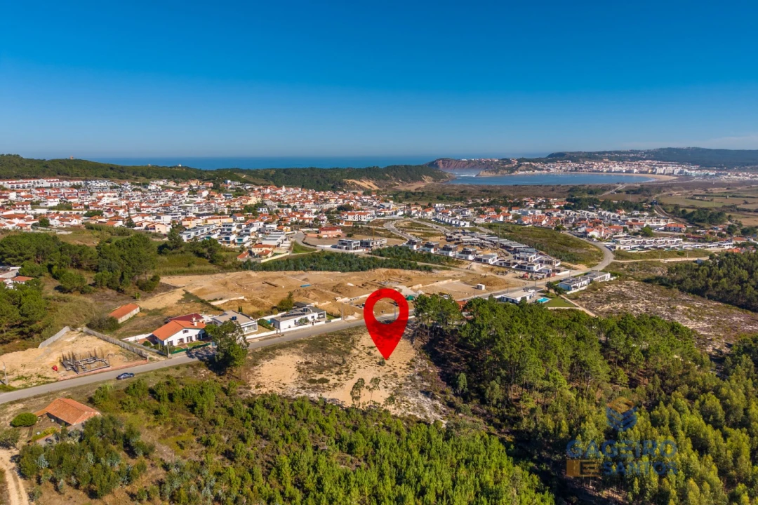 Terreno para Venda em Tornada e Salir do Porto Foto 2