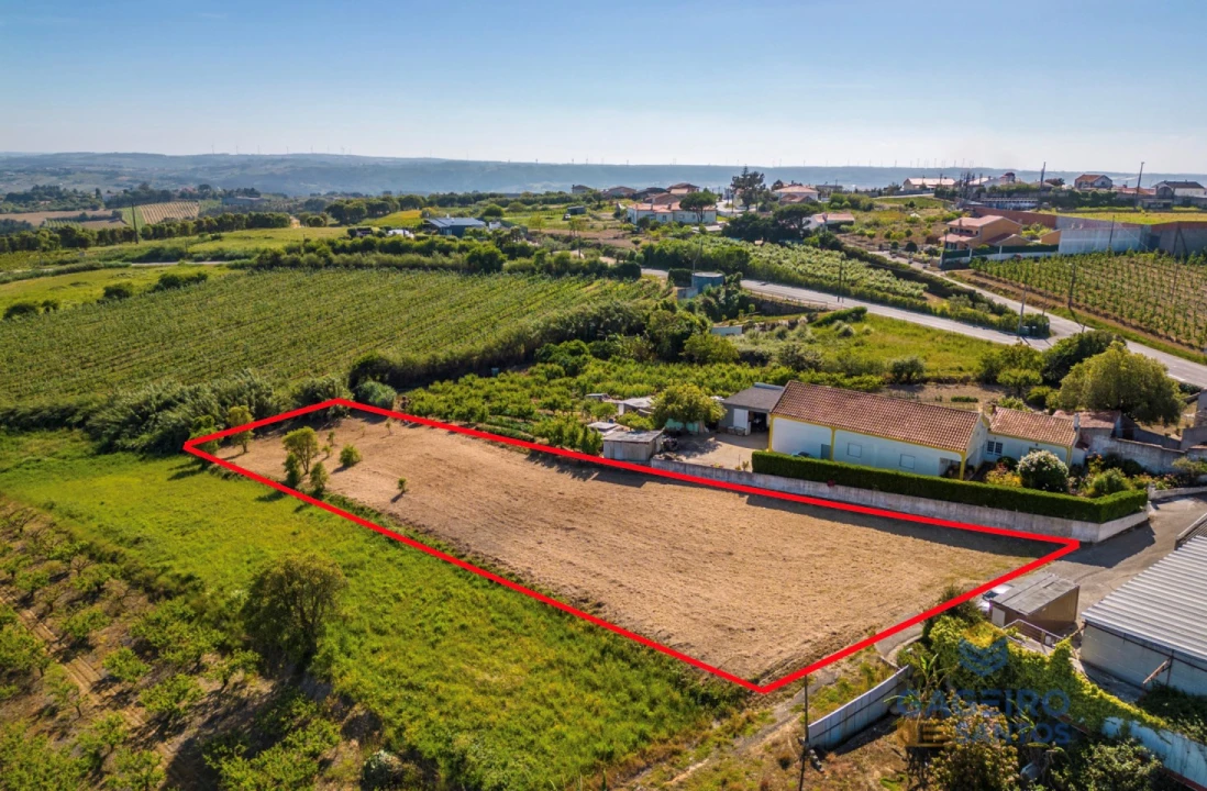 Terreno para Venda em Usseira Foto 1
