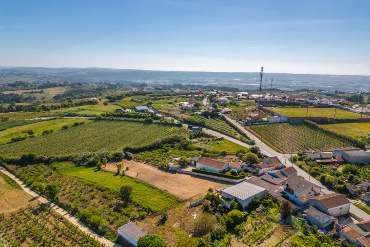 Terreno para Venda em Usseira Foto 16