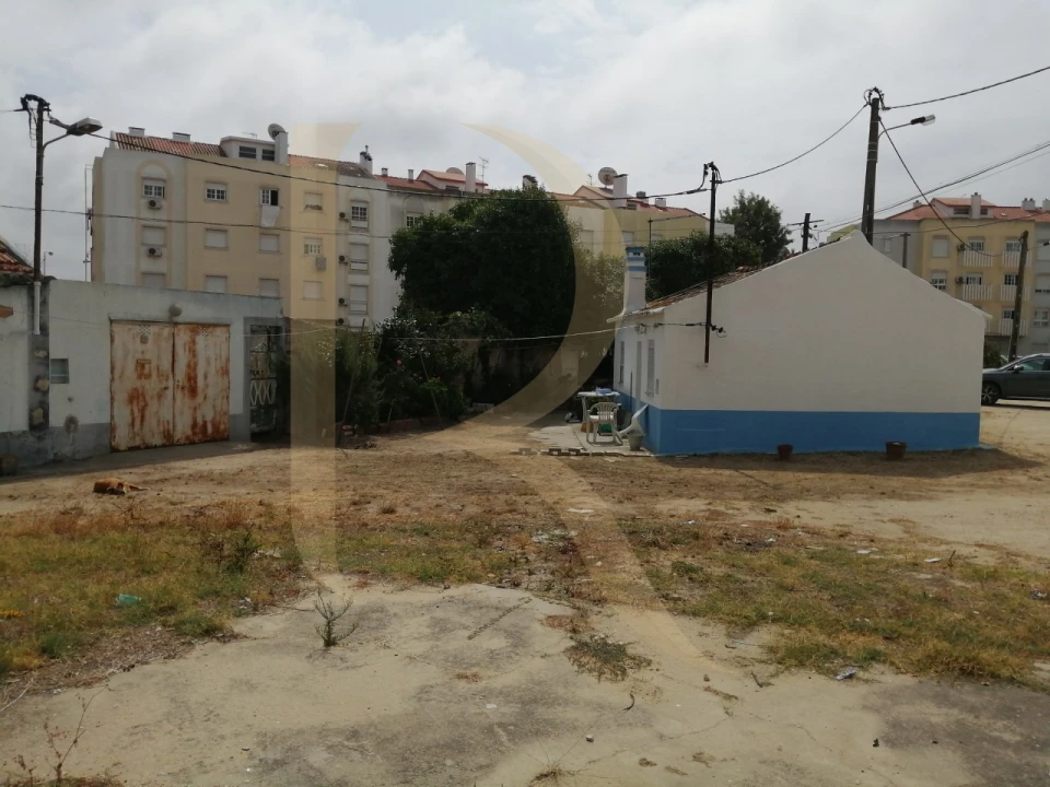 Terreno para Venda em Seixal, Arrentela e Aldeia de Paio Pires Foto 9