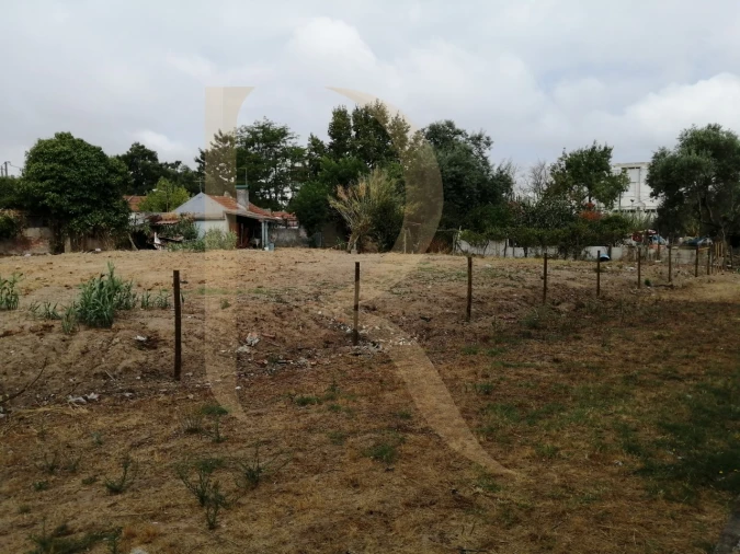 Terreno para Venda em Seixal, Arrentela e Aldeia de Paio Pires Foto 2