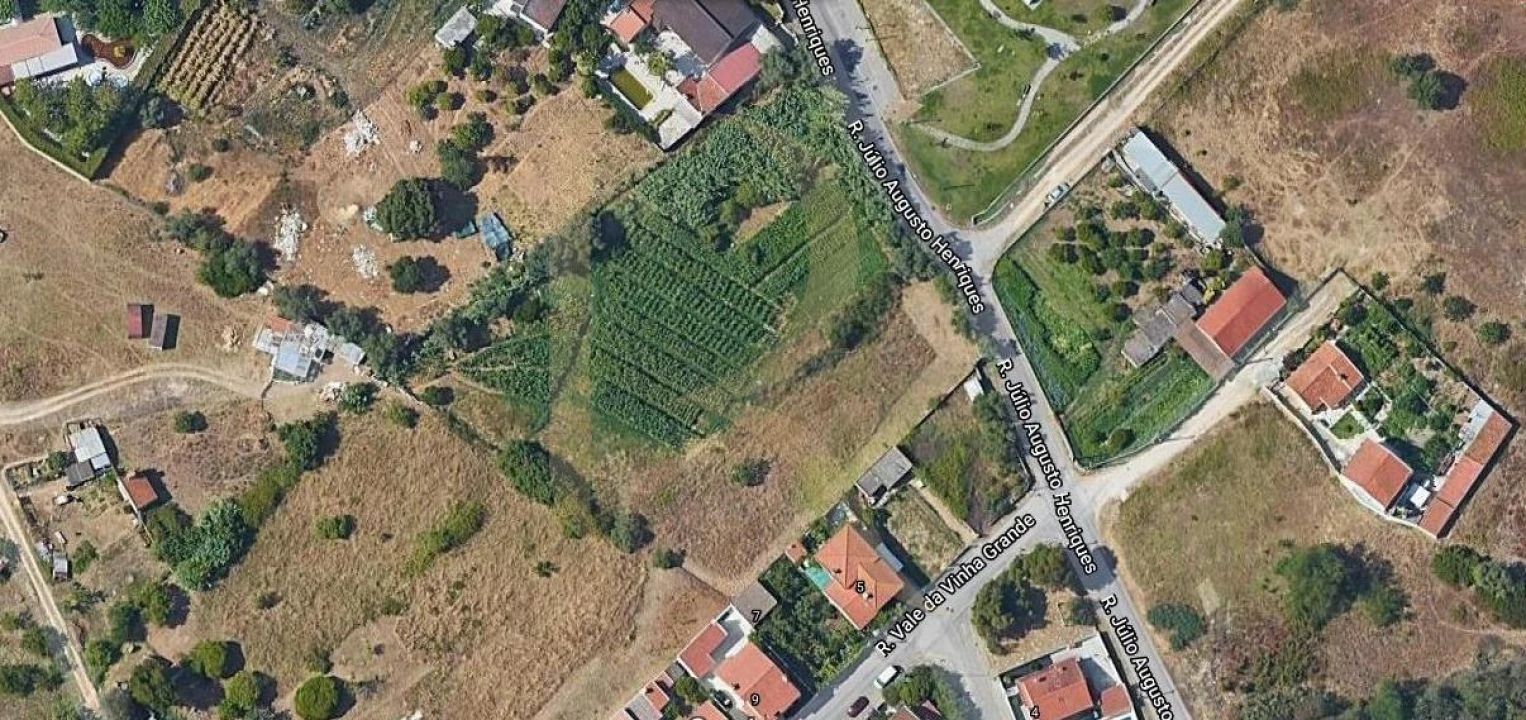 Terreno para Venda em Seixal, Arrentela e Aldeia de Paio Pires Foto 1