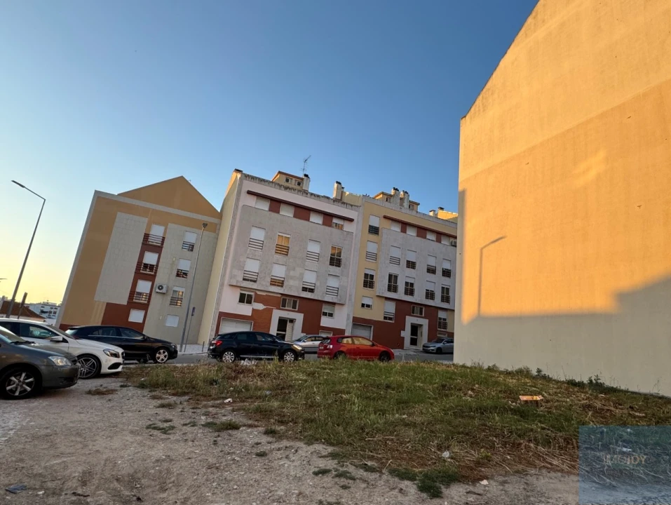 Terreno para Venda em Moita Foto 10