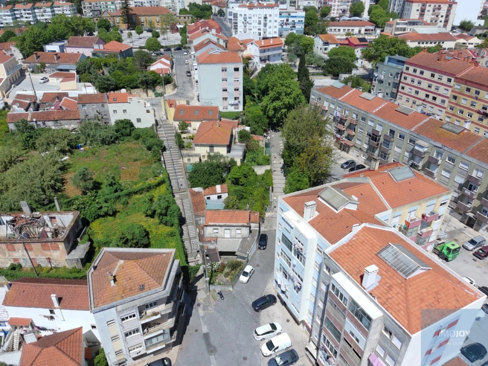 Terreno para Venda em Agualva e Mira-Sintra Foto 2
