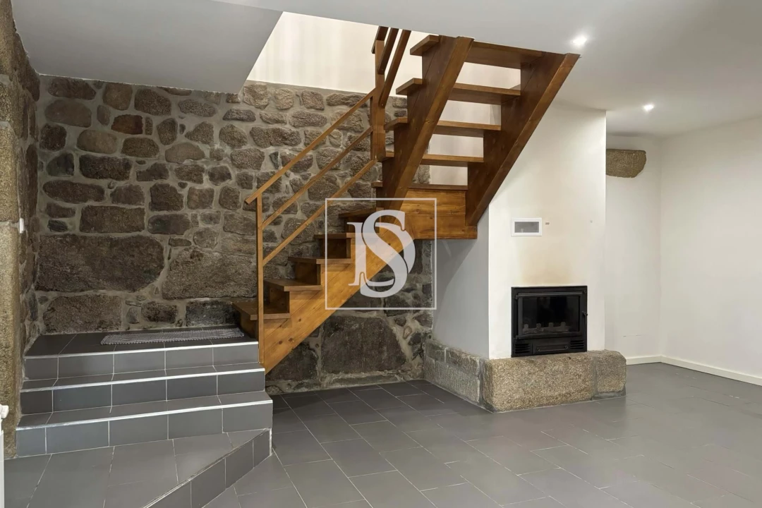 Moradia T3 para Venda em Canas de Santa Maria Foto 2