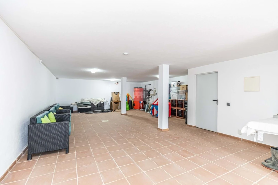 Moradia T5 para Venda em Quarteira Foto 4