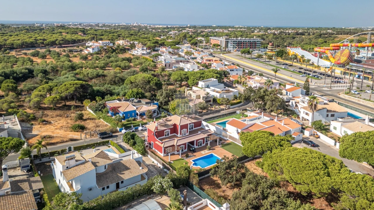 Moradia T5 para Venda em Quarteira Foto 56