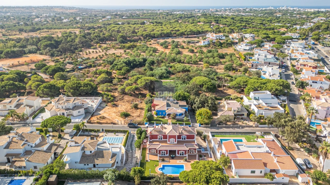 Moradia T5 para Venda em Quarteira Foto 52