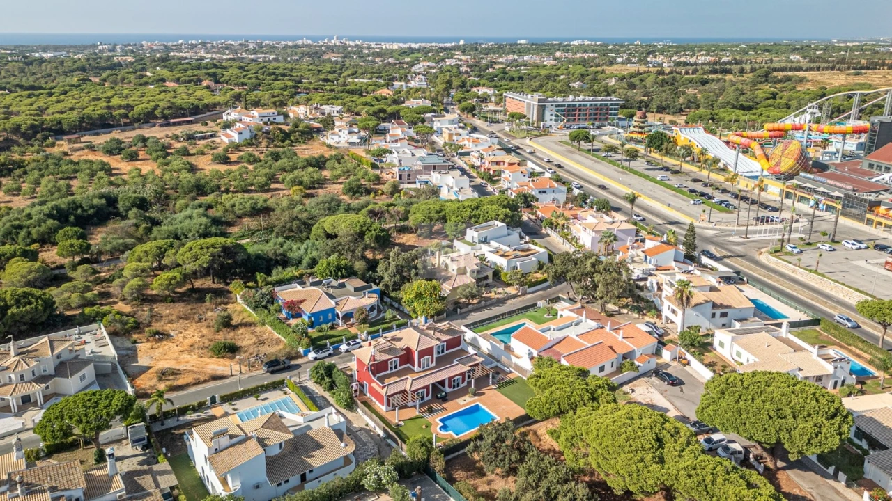 Moradia T5 para Venda em Quarteira Foto 55