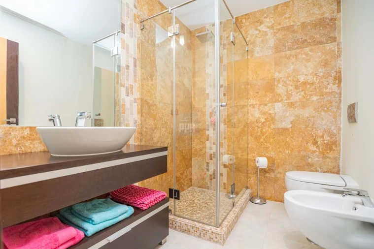 Moradia T5 para Venda em Quarteira Foto 16