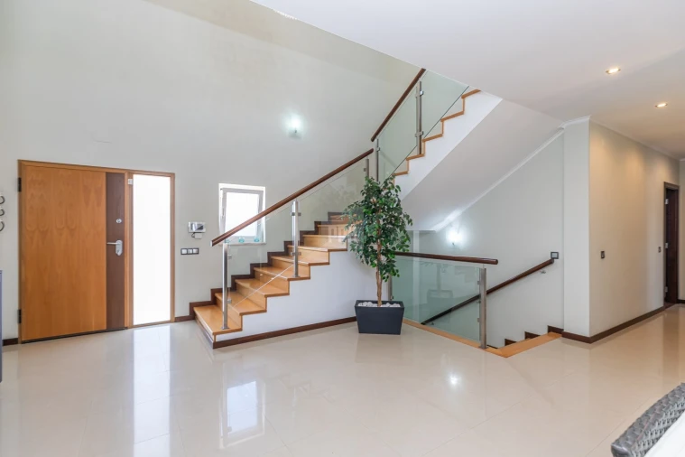 Moradia T5 para Venda em Quarteira Foto 42